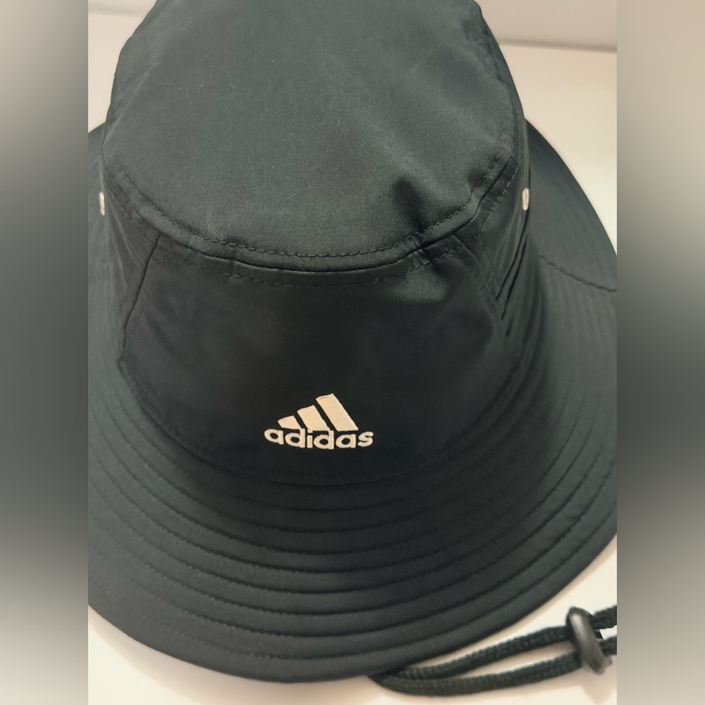 New without tags - Adidas -  Aeroready Unisex Black Bucket Hat black
